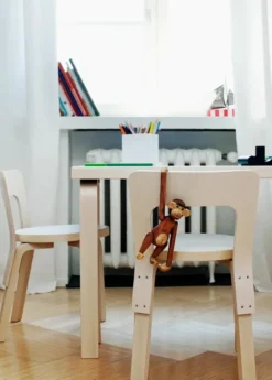 Aalto Children's Table Square fra Artek