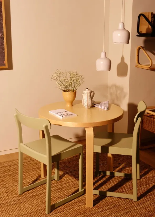 Aalto Table Round 90B, Ø75 cm fra Artek