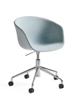 About a Chair AAC53 fra Hay