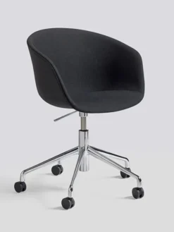 About a Chair AAC53 fra Hay