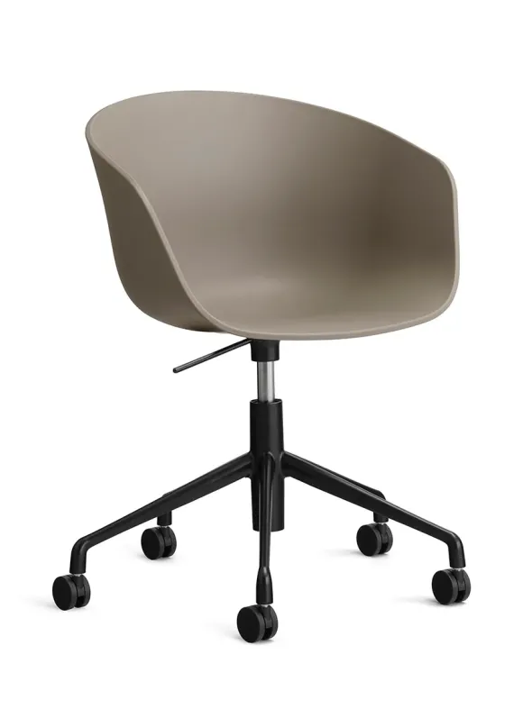 About a Chair AAC52 fra Hay