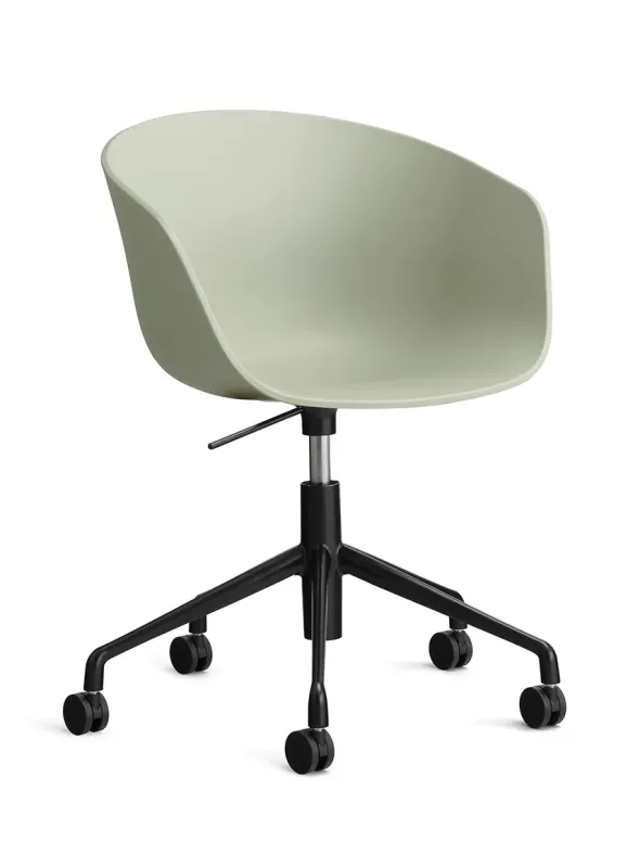 About a Chair AAC52 fra Hay