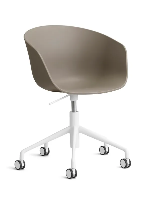 About a Chair AAC52 fra Hay
