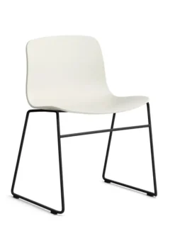 About a Chair AAC08 fra Hay