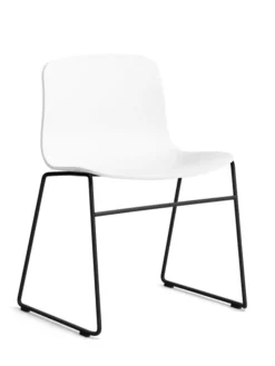 About a Chair AAC08 fra Hay