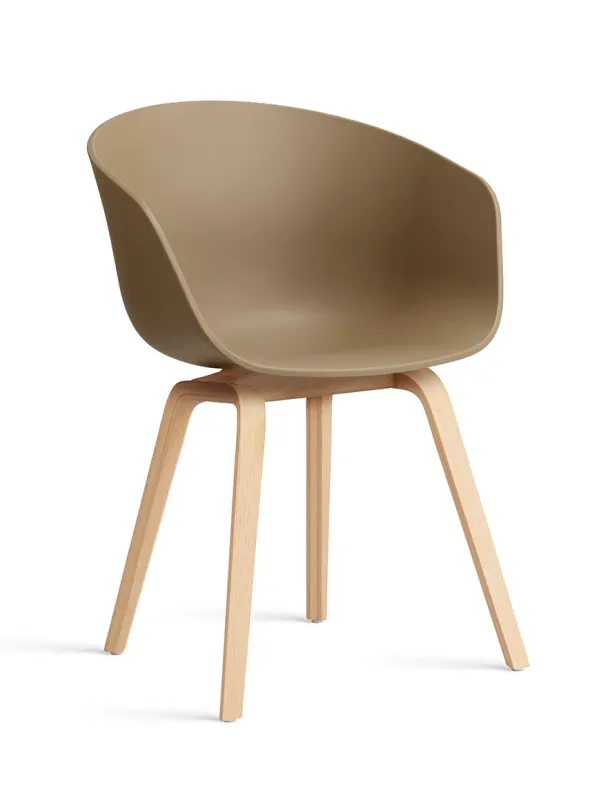 About a Chair AAC22 fra Hay