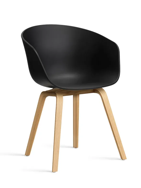 About a Chair AAC22 fra Hay