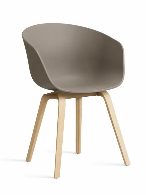 About a Chair AAC22 fra Hay