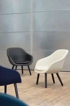 About a Lounge Chair low AAL82 fra Hay