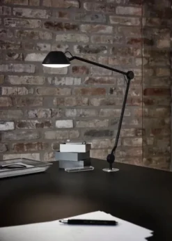 AQ01 bordlampe fra Fritz Hansen