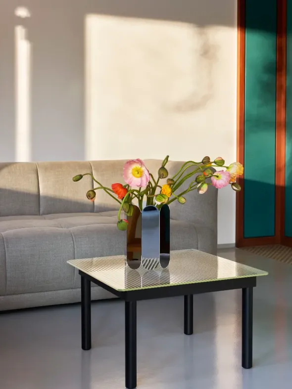 Arcs vase fra Hay