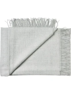 Arequipa Plaid, light grey fra Silkeborg Uldspinderi