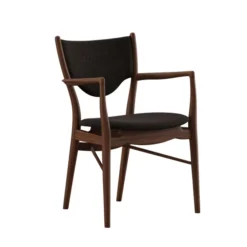 46 Armchair, valnød af Finn Juhl