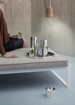 Arne Jacobsen Serveringsbakke, 33,5 cm fra Stelton