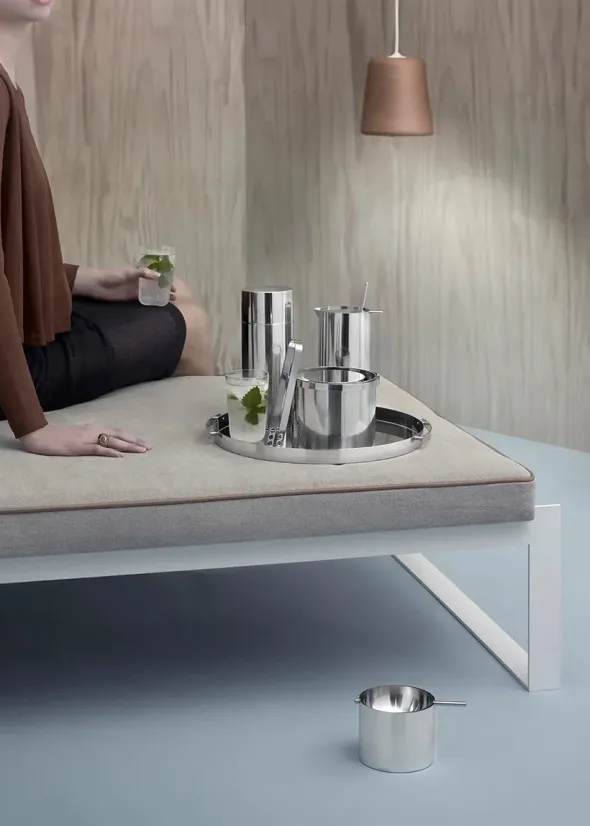 Arne Jacobsen Serveringsbakke, 33,5 cm fra Stelton