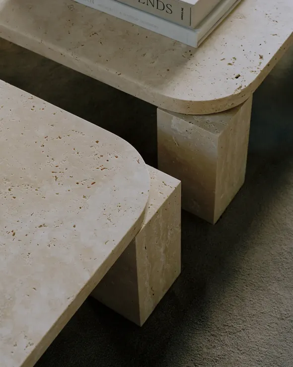 Atlas Sofabord 820x820, Unfilled Travertine fra New Works
