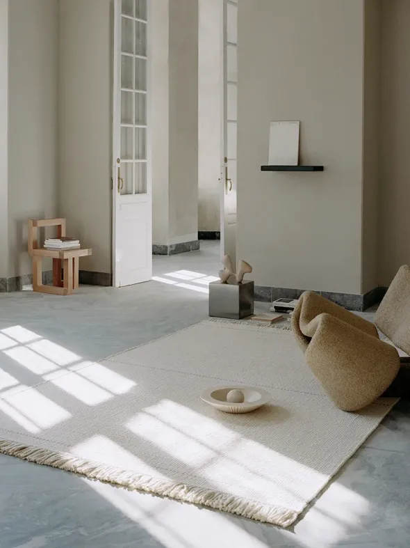 Awakened Mind Tæppe, white fra Linie Design