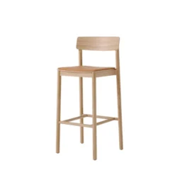 Betty TK17 Bar Chair fra &Tradition