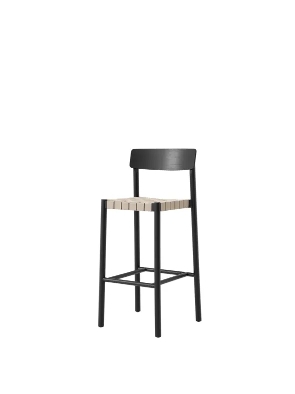 Betty TK15 Bar Chair fra &Tradition