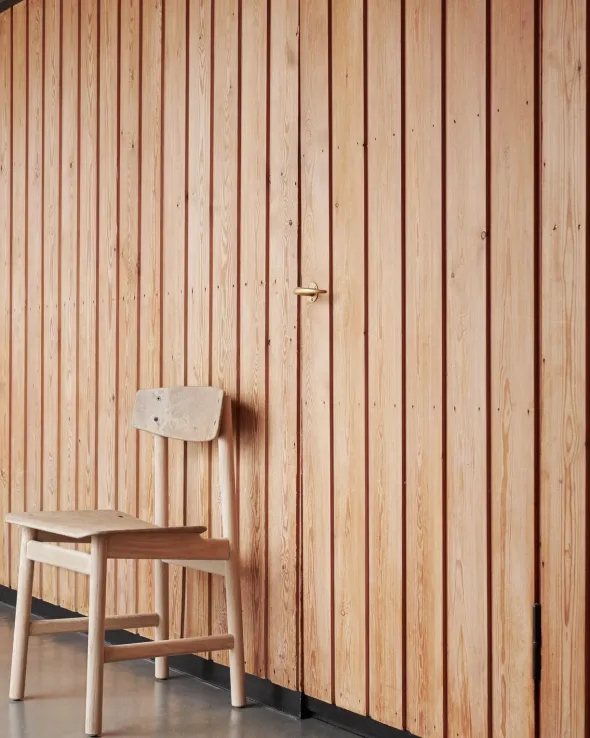 BM3162 Conscious stol, Light fra Mater