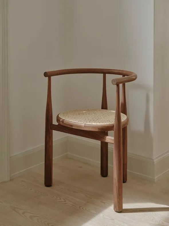 Bukowski Chair m. Fransk Flet, valnød fra New Works