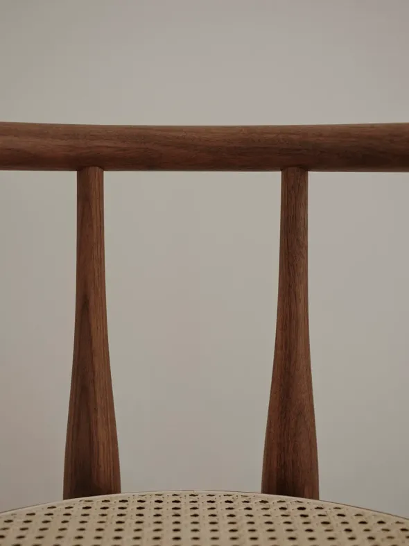 Bukowski Chair m. Fransk Flet, valnød fra New Works