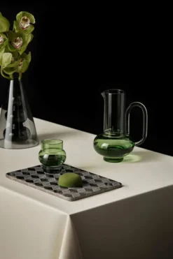 Bump Vase Cone Black fra Tom Dixon