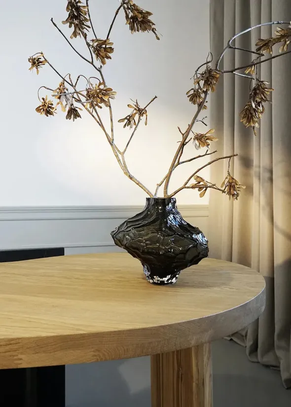 Canyon Vase Large, smoke fra Hein studio