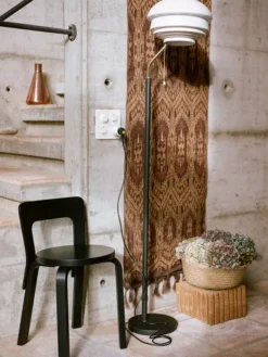 Chair 65 fra Artek