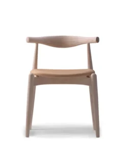 CH20 Elbow Chair i bøg af Hans J. Wegner