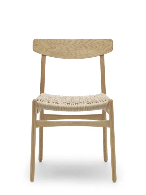 CH23 Spisestol, eg olie af Hans J. Wegner