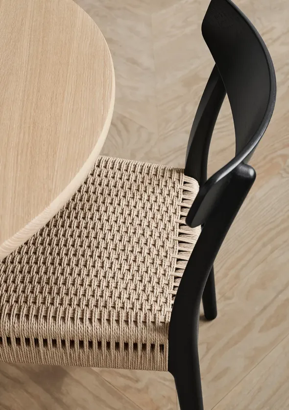 CH23 Spisestol, sort eg af Hans J. Wegner
