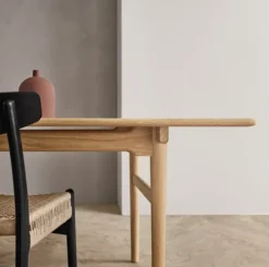 CH23 Spisestol, sort eg af Hans J. Wegner