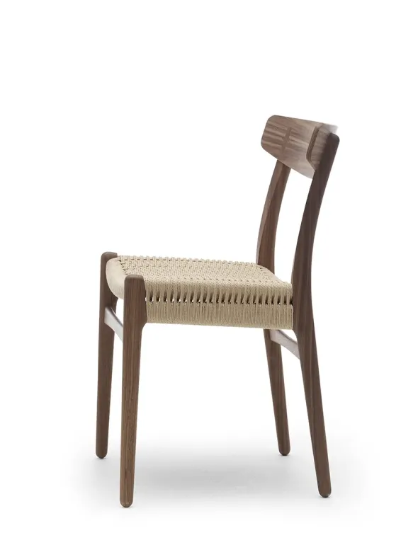 CH23 Spisestol, valnød olie af Hans J. Wegner