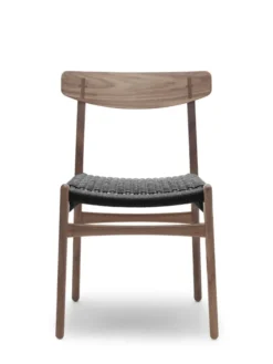 CH23 Spisestol, valnød olie med sort flet af Hans J. Wegner