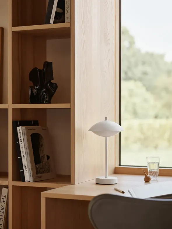 Clam Portable Lamp fra Fritz Hansen