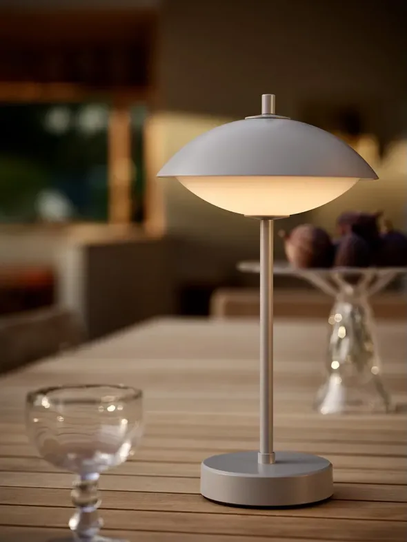 Clam Portable Lamp fra Fritz Hansen