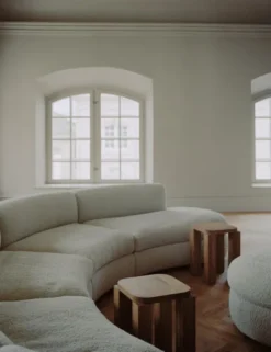 Coda sofa, curved middle, module 52 fra New Works