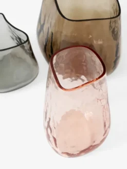 Collect Crafted Glass Vases fra &Tradition