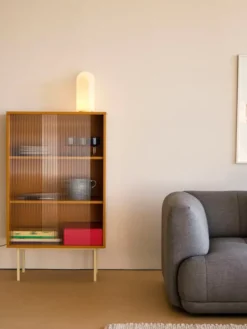 Colour Cabinet, tall med glasdøre fra Hay