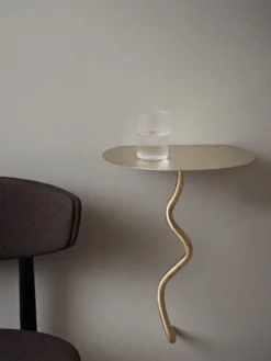 Curvature Wall Table fra Ferm Living