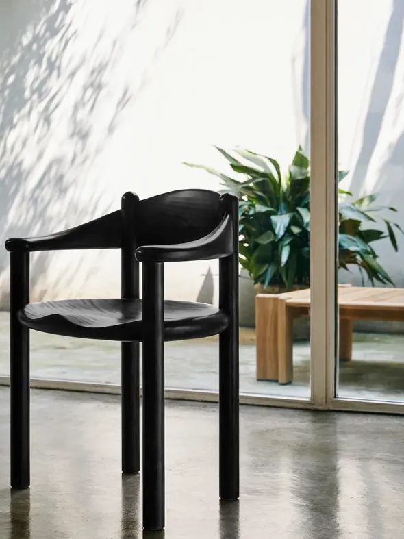 Daumiller Armchair, black fra GUBI