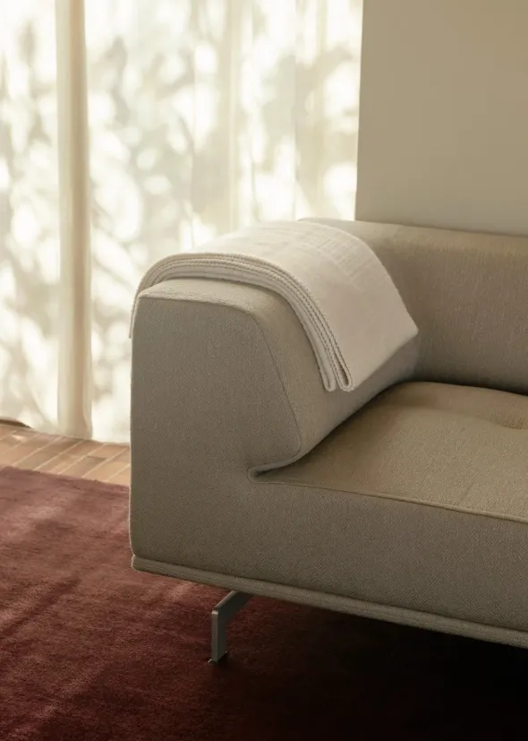 Delphi 450A, 3-personers sofa med skammel fra Fredericia Furniture