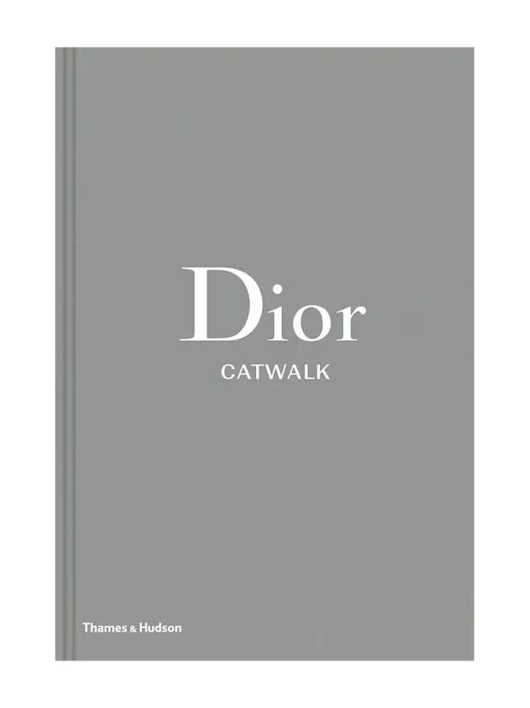 Dior Catwalk bog fra New Mags