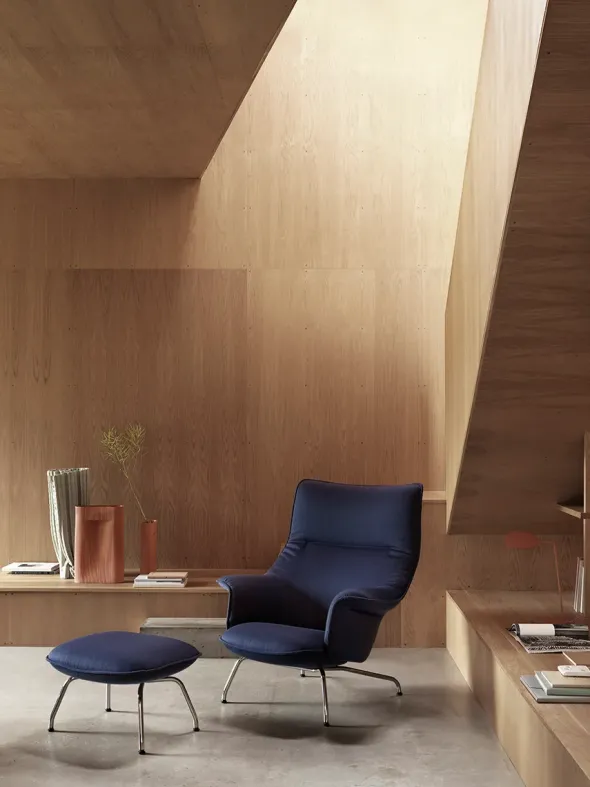 Doze Lounge Chair inkl. Fodskammel, black refine leather fra Muuto