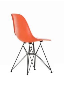 Eames Fiberglass Chair DSR, sortlakeret fra Vitra