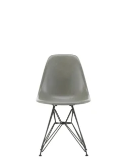 Eames Fiberglass Chair DSR, sortlakeret fra Vitra