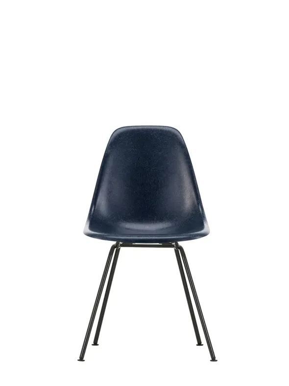 Eames Fiberglass Chair DSX, sortlakeret fra Vitra