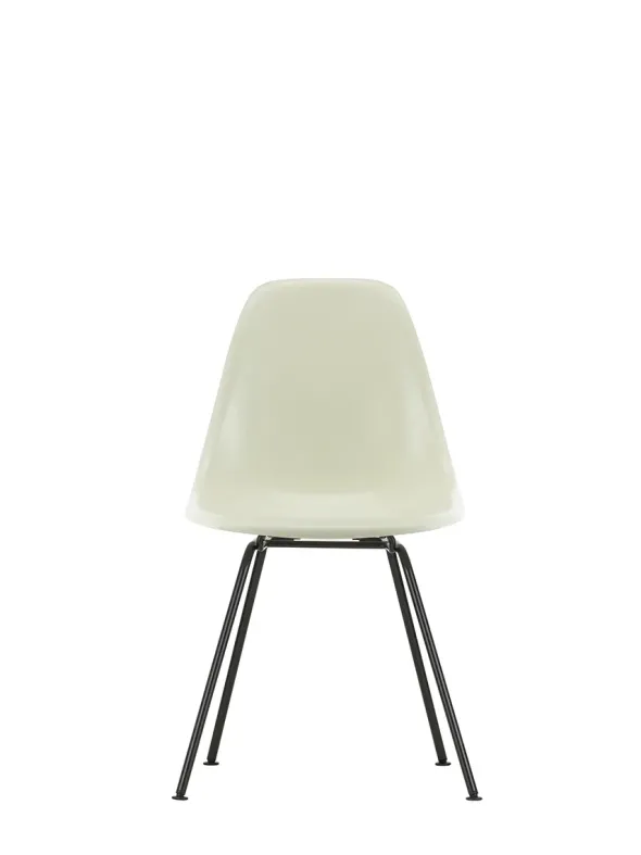 Eames Fiberglass Chair DSX, sortlakeret fra Vitra