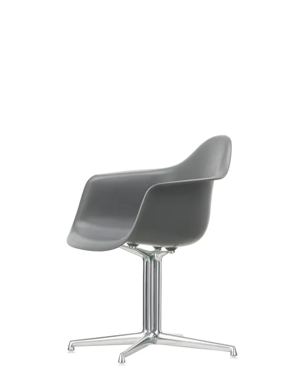 Eames Plastic Armchair DAL fra Vitra